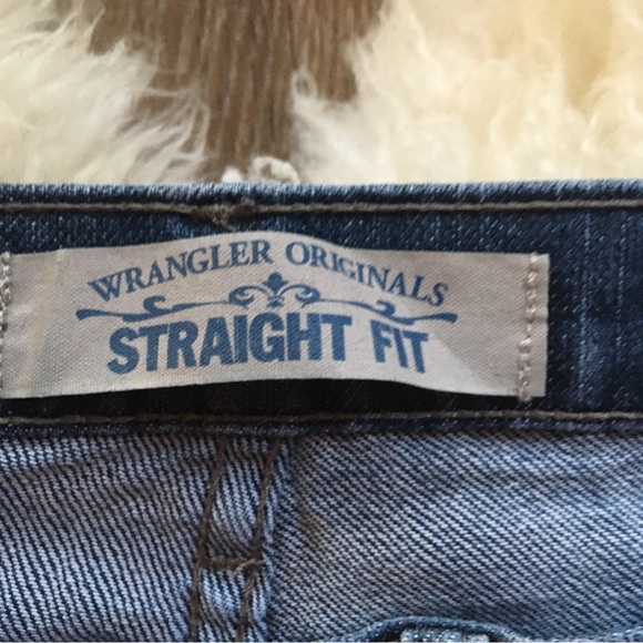 Men’s Wrangler Original Straight Fit Jeans - Picture 3 of 5